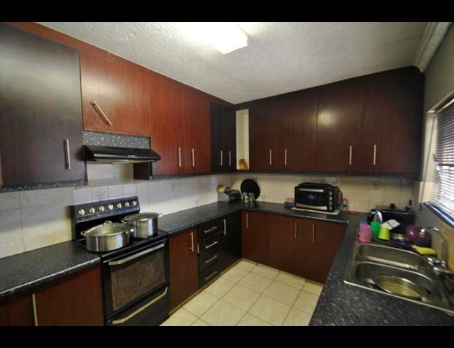 3 BEDROOM HOUSE FOR SALE IN DAWN PARK